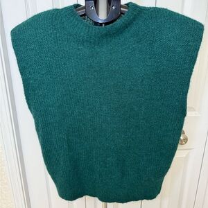 Banana Republic Cozy Ribbed sleeveless Sweater Tank with shoulder pads